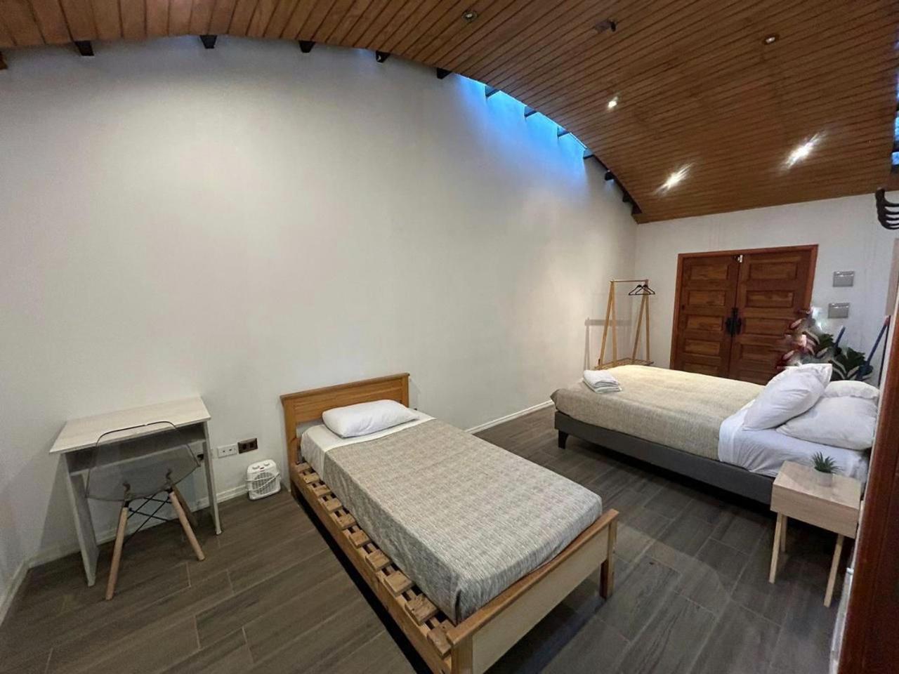 Yogi Hostels Santiago Ngoại thất bức ảnh